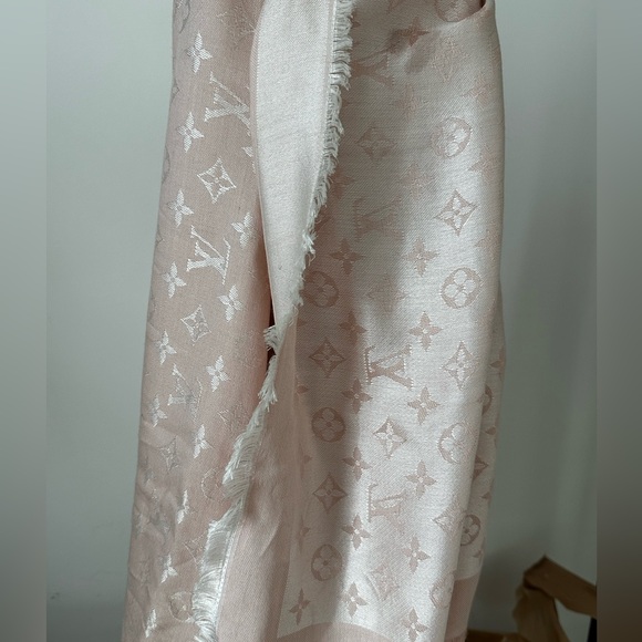Authentic Louis Vuitton Denim Scarf Rose Poudre - Picture 3 of 8